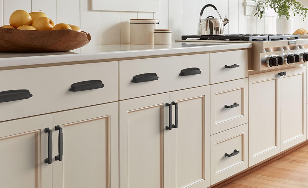 Where To Mount Kitchen Cabinet Handles? 2